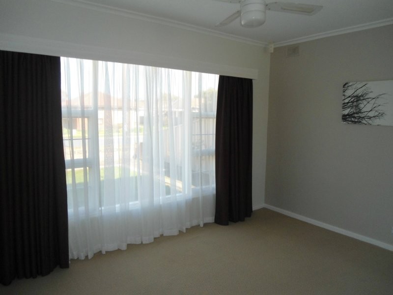 9 Ernest Street, Taperoo SA 5017