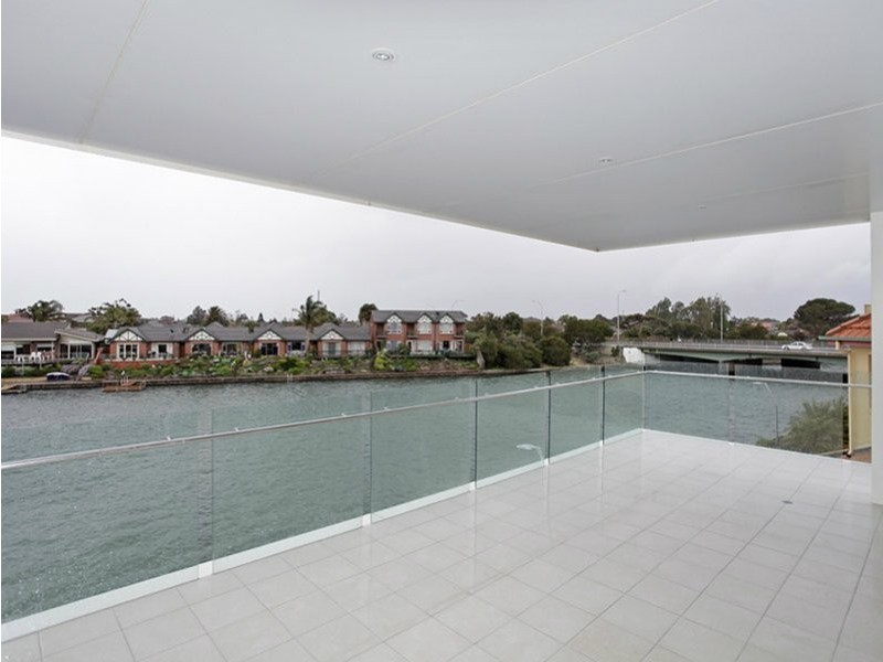 11/155 Brebner Drive, West Lakes SA 5021