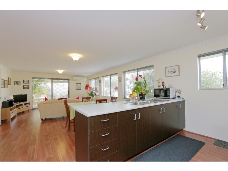 1/14 Scarpview Place, East Cannington WA 6107