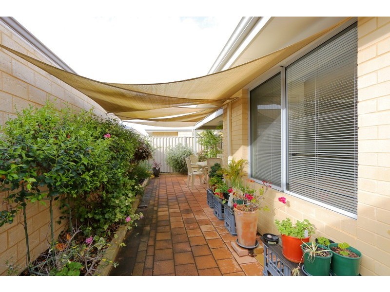 1/14 Scarpview Place, East Cannington WA 6107