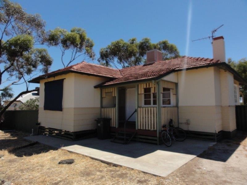 25 Woolgar Street, Merredin WA 6415