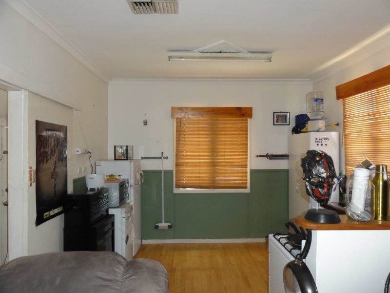 25 Woolgar Street, Merredin WA 6415