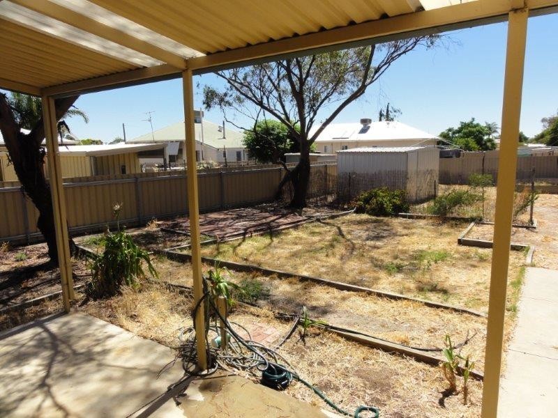 25 Woolgar Street, Merredin WA 6415