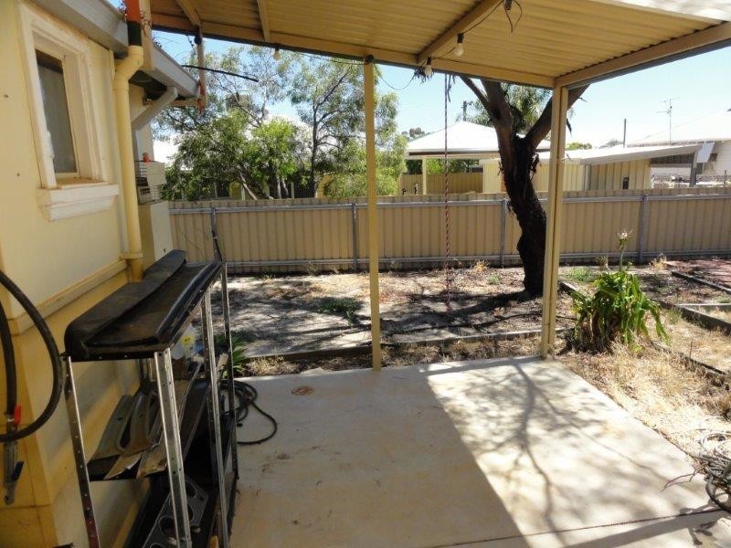 25 Woolgar Street, Merredin WA 6415