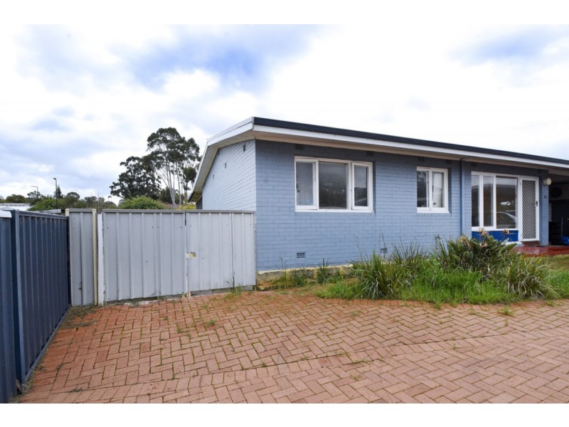 24F Pelham Way, Girrawheen WA 6064