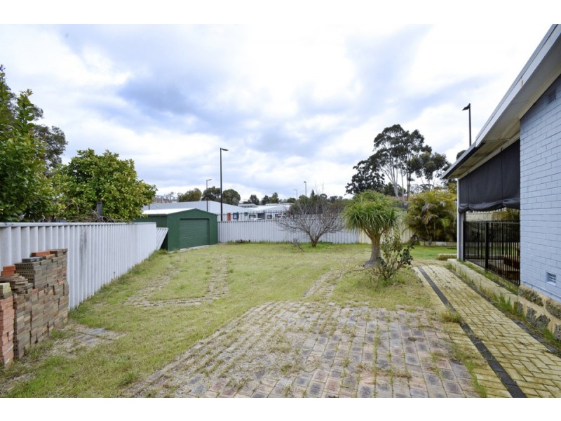 24F Pelham Way, Girrawheen WA 6064