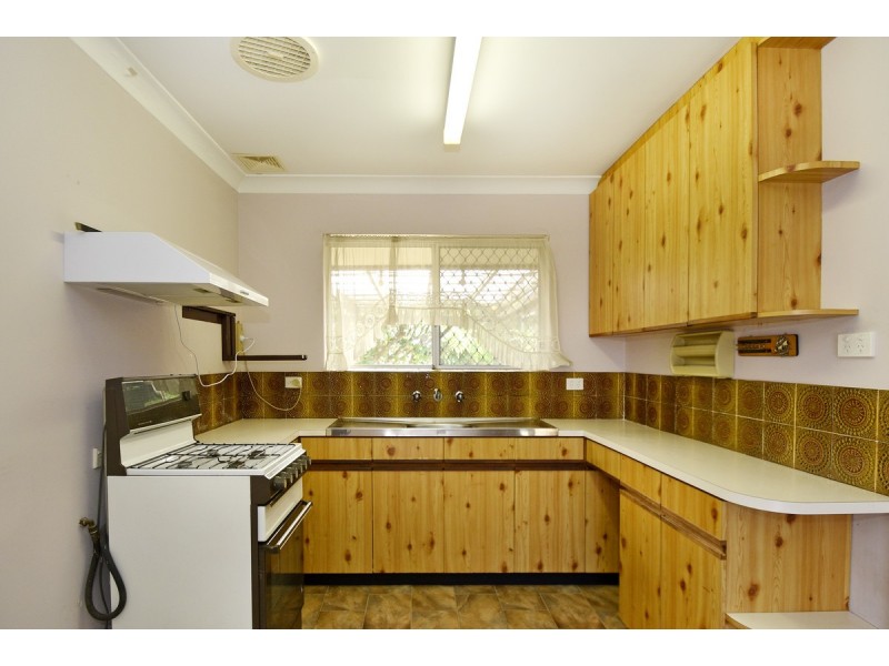 6 Nerang Court, Armadale WA 6112