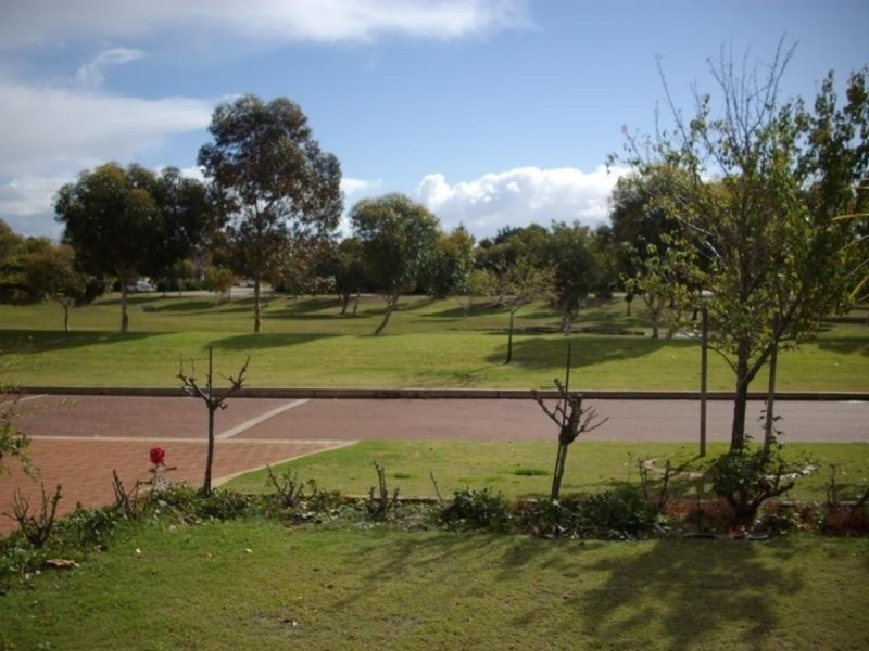 6 Aviemore Green, Canning Vale WA 6155