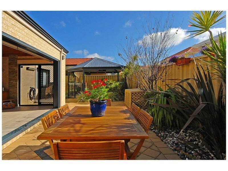 10 Matera Way, Stirling WA 6021