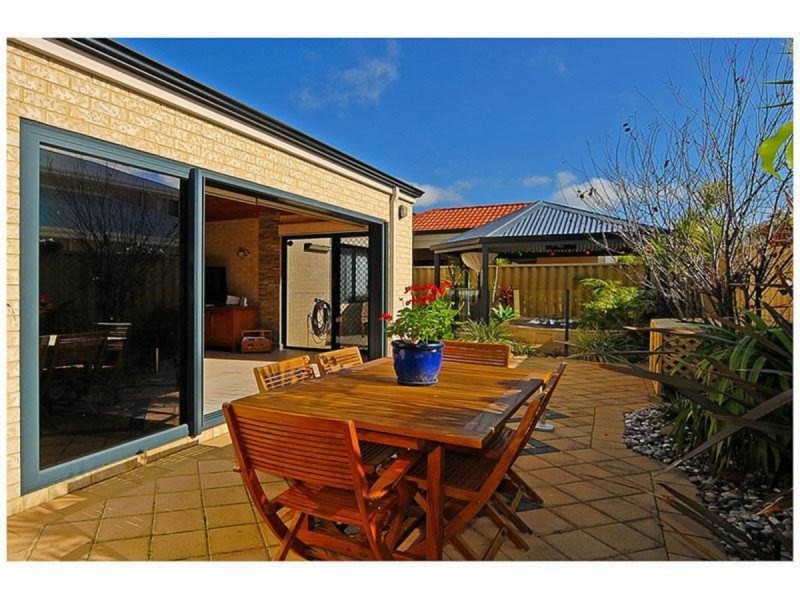 10 Matera Way, Stirling WA 6021