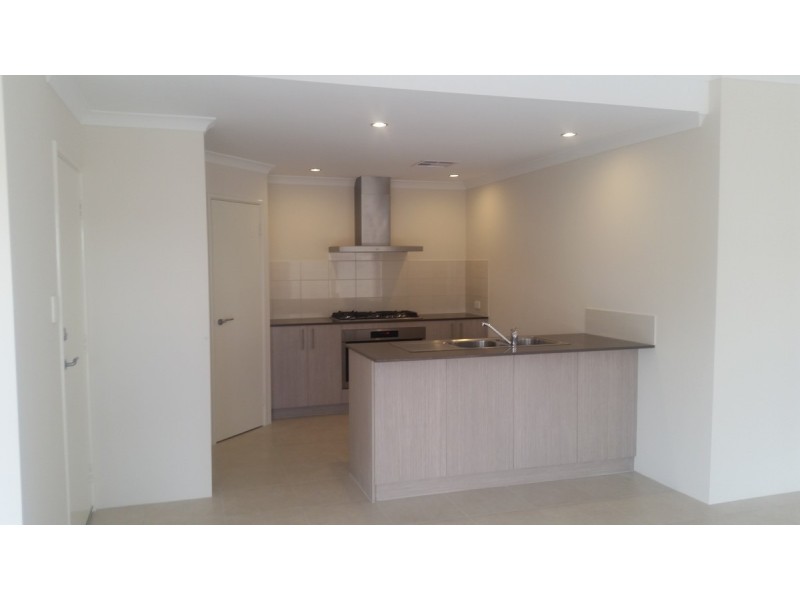 28 Munert Street, Yanchep WA 6035