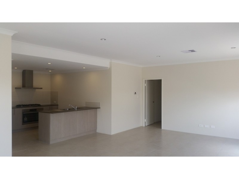 28 Munert Street, Yanchep WA 6035