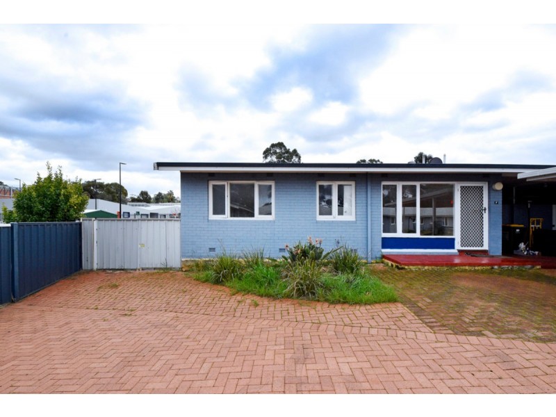24F Pelham Way, Girrawheen WA 6064