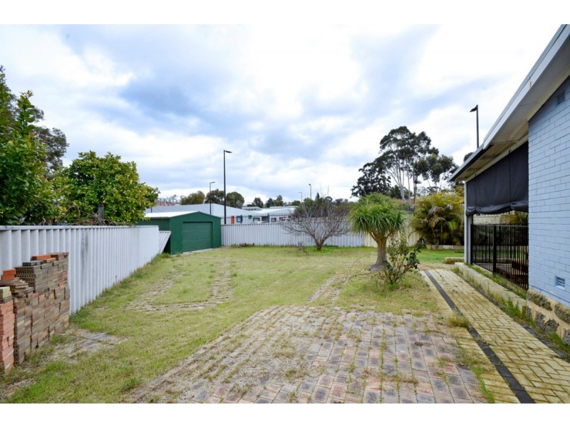 24F Pelham Way, Girrawheen WA 6064