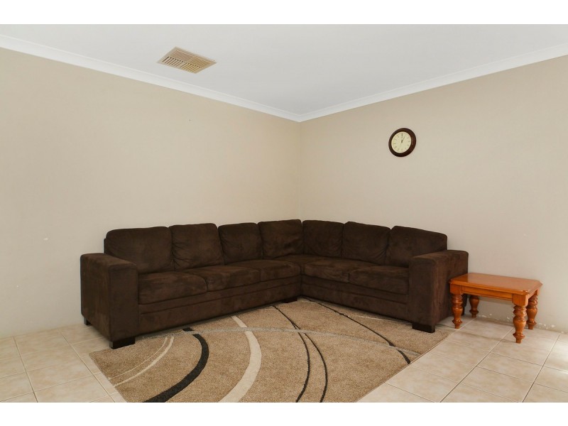 111 Hillcrest Road, Alexander Heights WA 6064