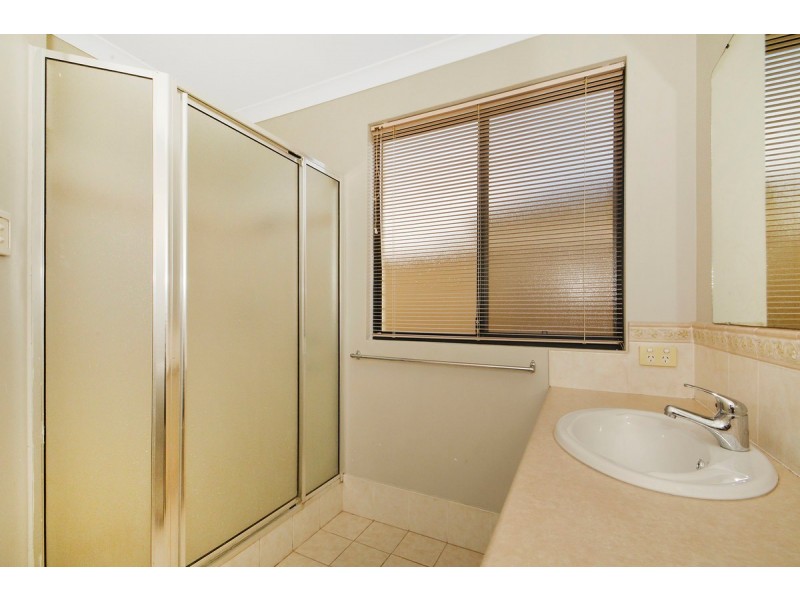 111 Hillcrest Road, Alexander Heights WA 6064