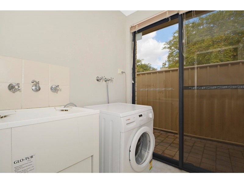 111 Hillcrest Road, Alexander Heights WA 6064