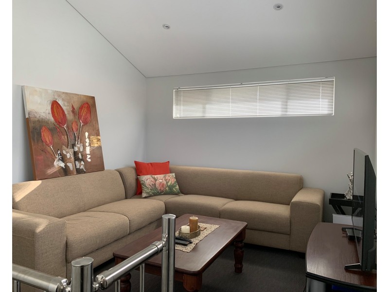 6/12 Laurence Road, Innaloo WA 6018