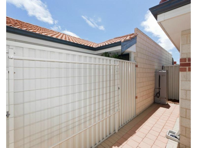 8 Love Street, Cloverdale WA 6105