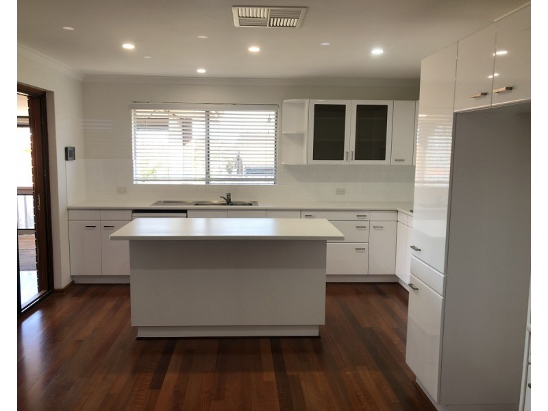 34 Bernedale Way, Duncraig WA 6023