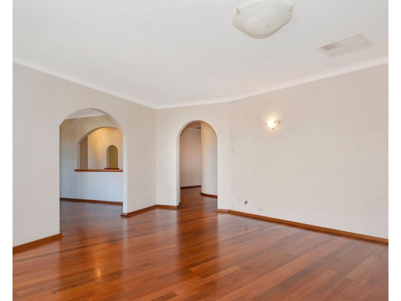 34 Bernedale Way, Duncraig WA 6023