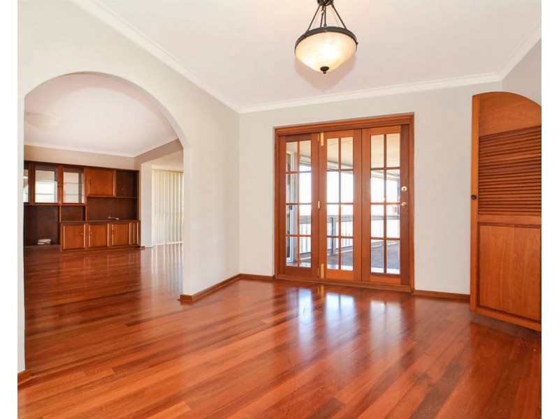 34 Bernedale Way, Duncraig WA 6023