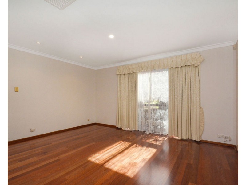 34 Bernedale Way, Duncraig WA 6023