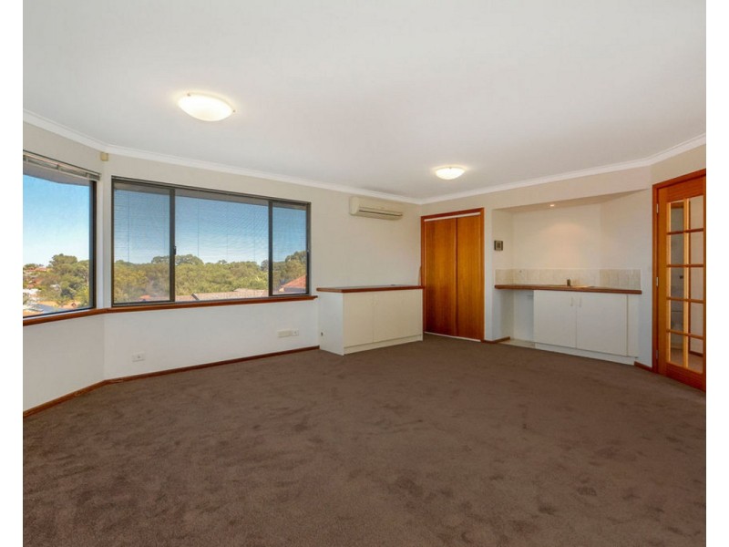 34 Bernedale Way, Duncraig WA 6023