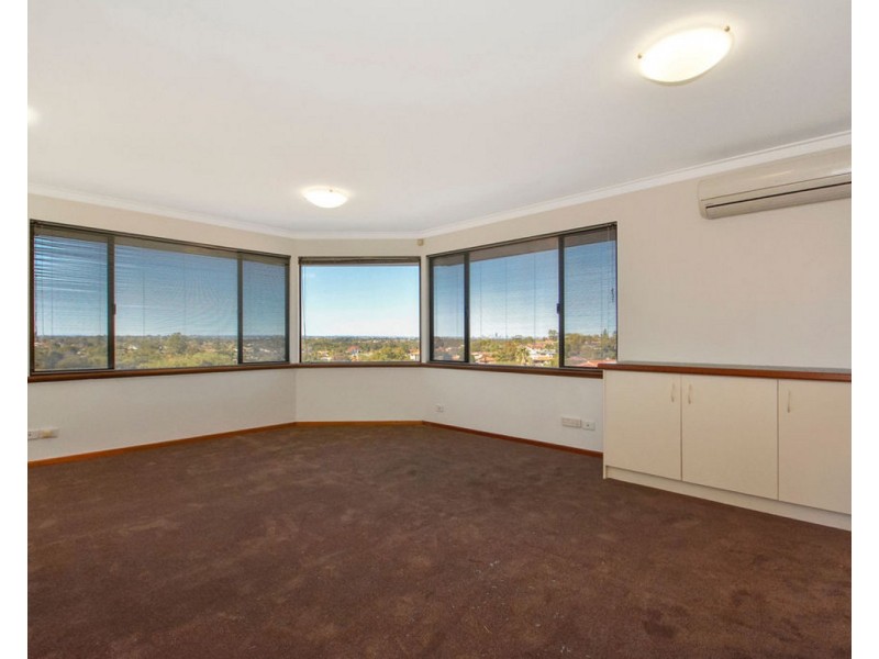 34 Bernedale Way, Duncraig WA 6023