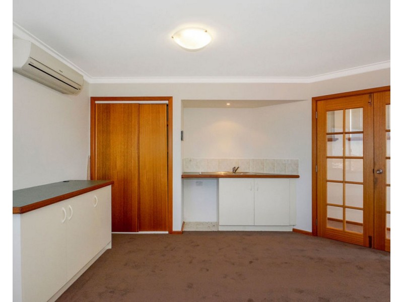 34 Bernedale Way, Duncraig WA 6023