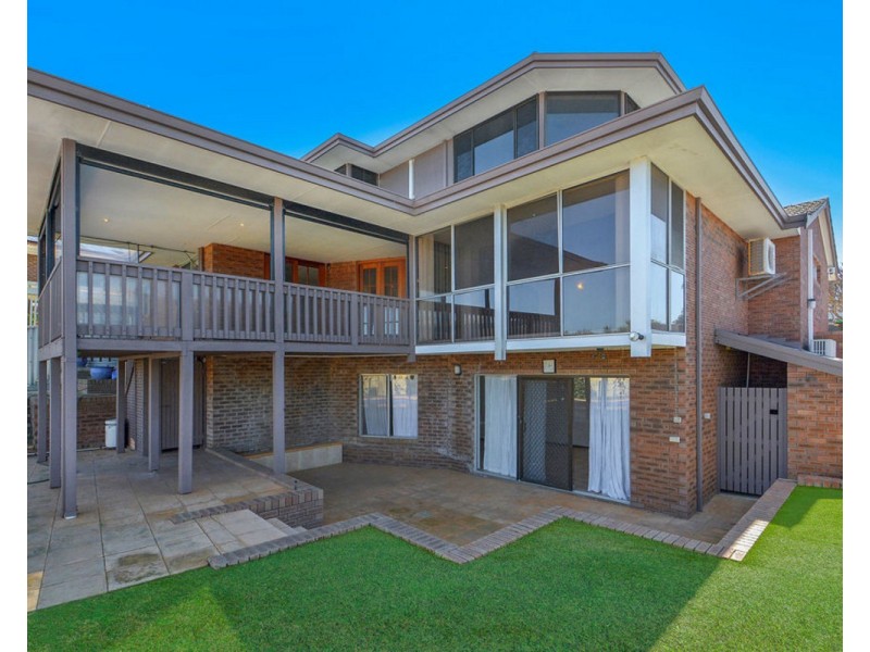 34 Bernedale Way, Duncraig WA 6023