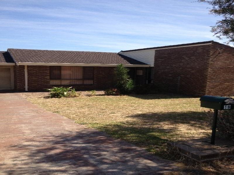 19 Barrallier Way, Padbury WA 6025