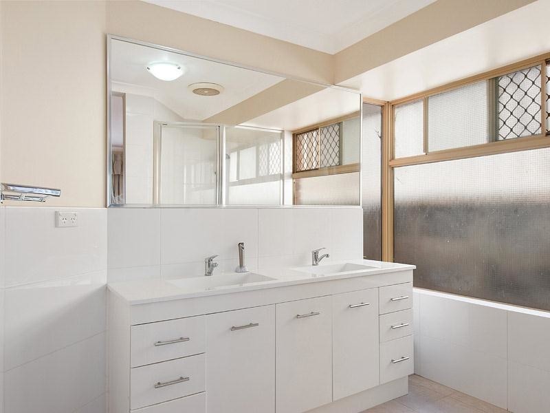 7 Sellen Court, Leeming WA 6149