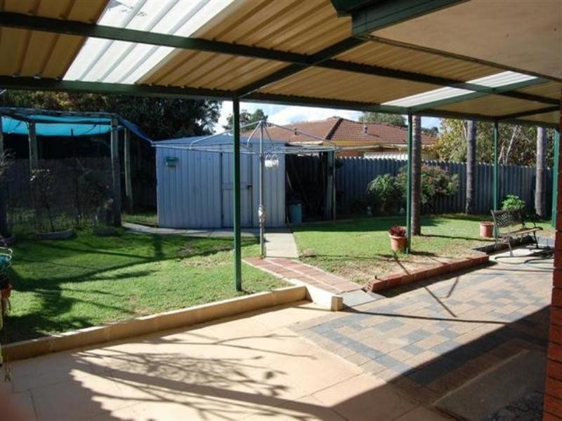 16B Tinaroo Court, South Lake WA 6164