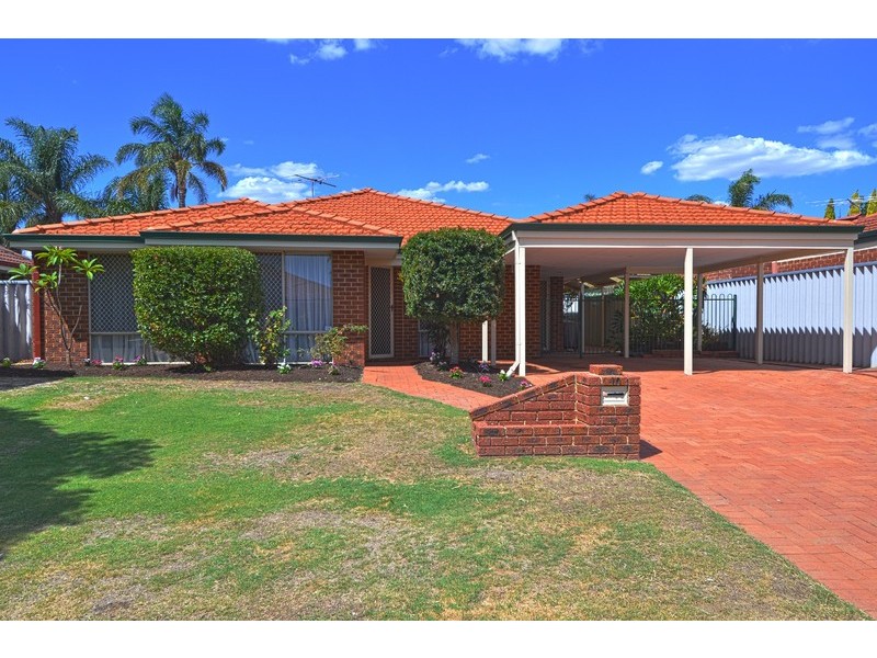 10 Monash Circle, Marangaroo WA 6064