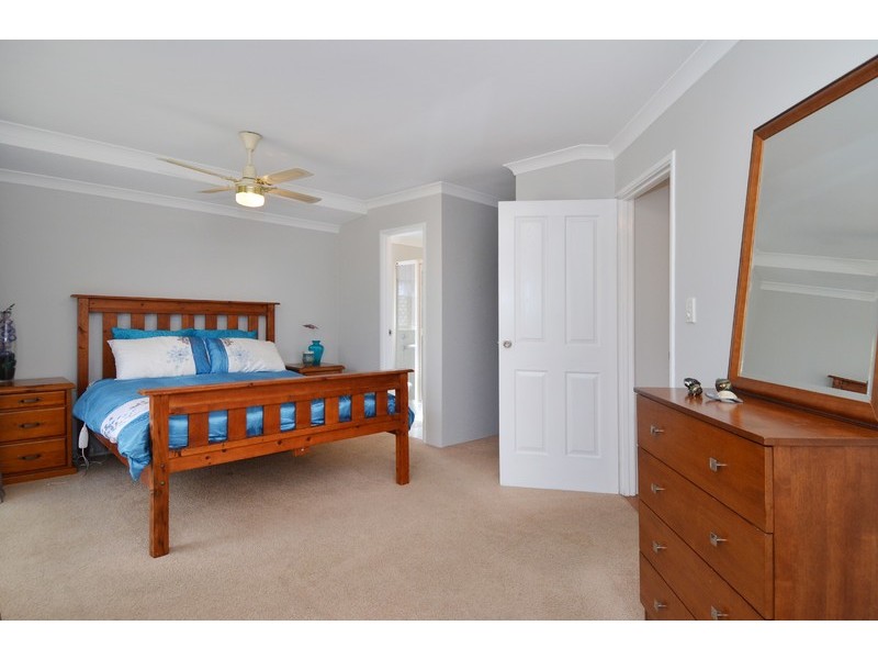 10 Monash Circle, Marangaroo WA 6064