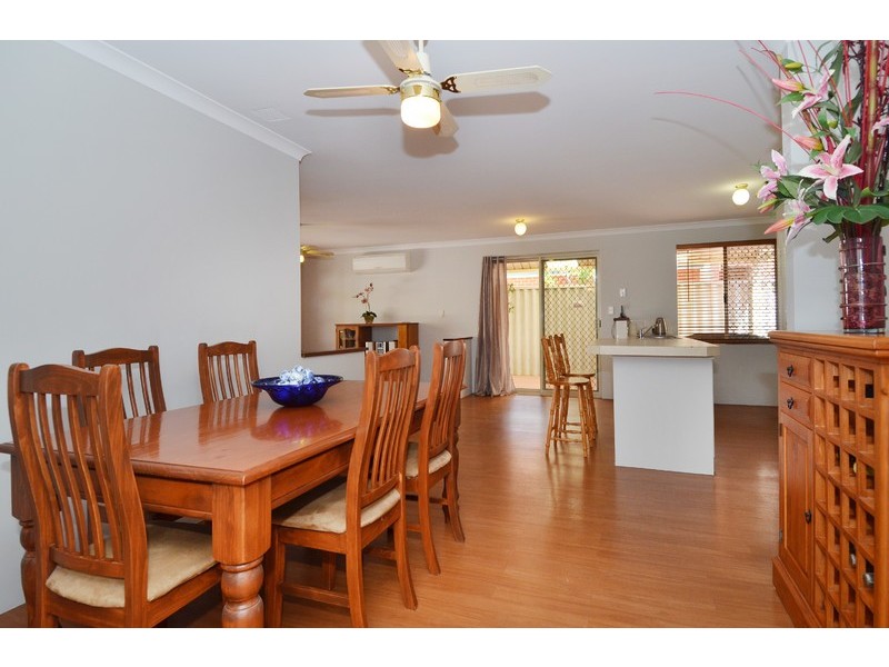 10 Monash Circle, Marangaroo WA 6064