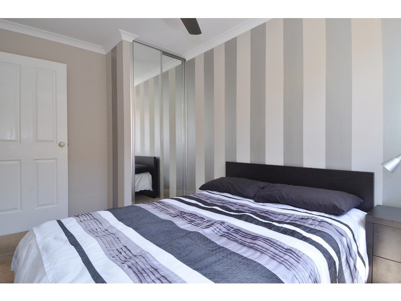 10 Monash Circle, Marangaroo WA 6064