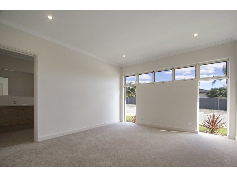 17 Matlock Heights, Darch WA 6065