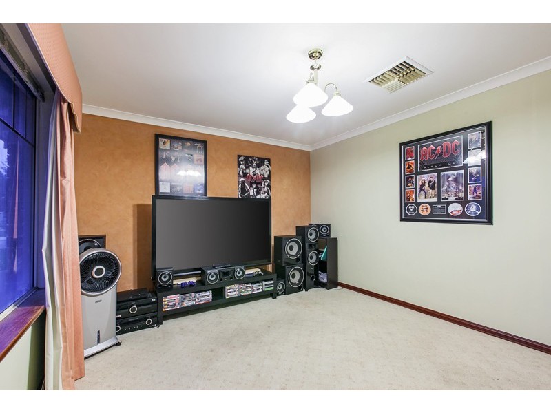 3 Karreen Way, South Guildford WA 6055