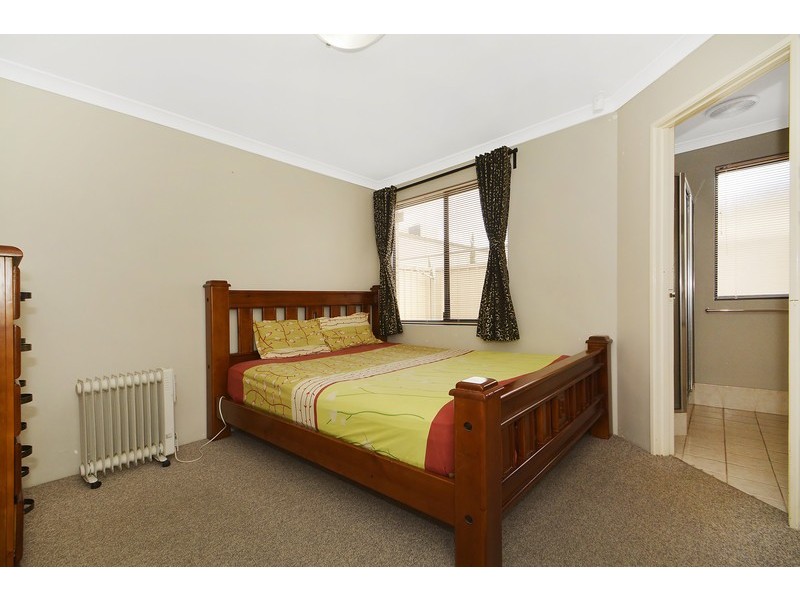 111 Hillcrest Road, Alexander Heights WA 6064