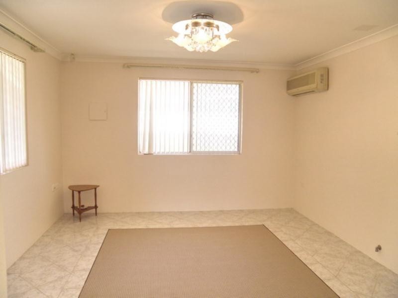 4 Gibb Crescent, Westminster WA 6061