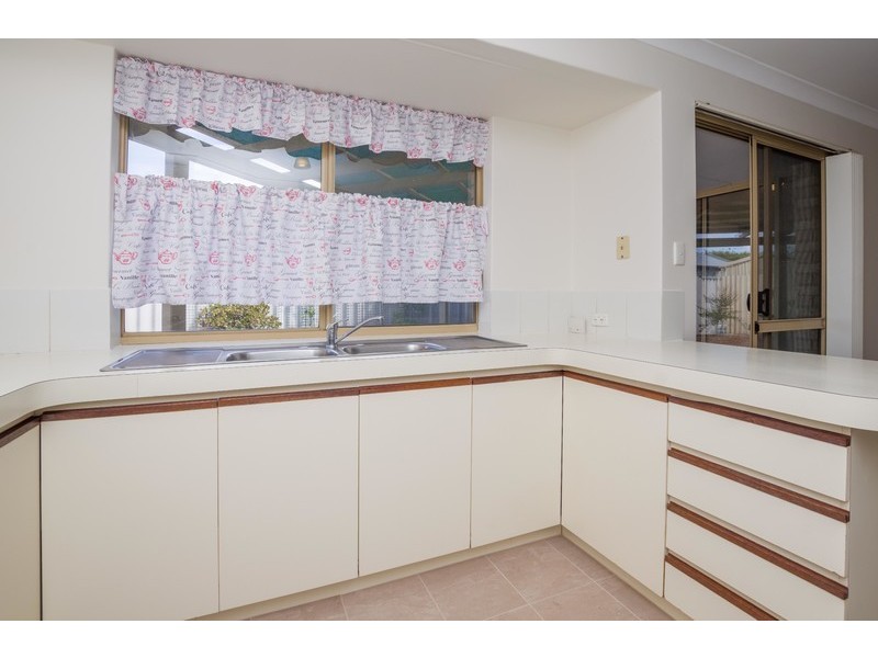 2/369-371 Light Street, Dianella WA 6059