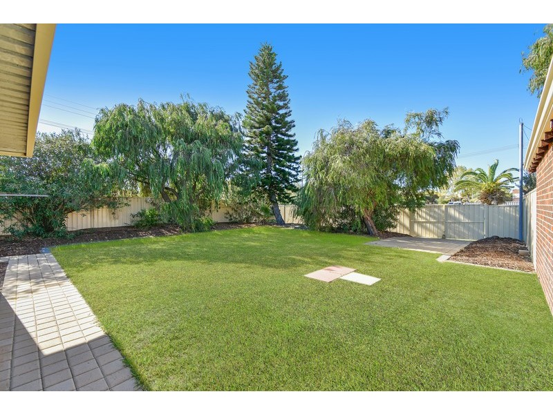 37 Blaxland Way, Padbury WA 6025