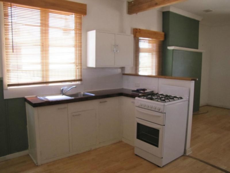 25 Woolgar Street, Merredin WA 6415