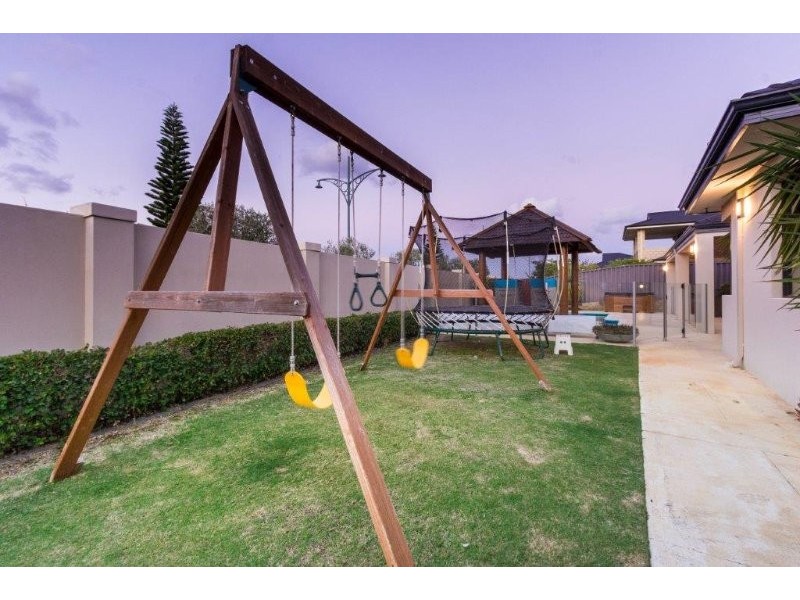 1 Whitewater Lookout, Iluka WA 6028