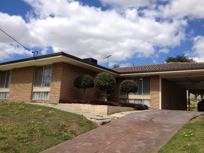 8 Giles Avenue, Padbury WA 6025