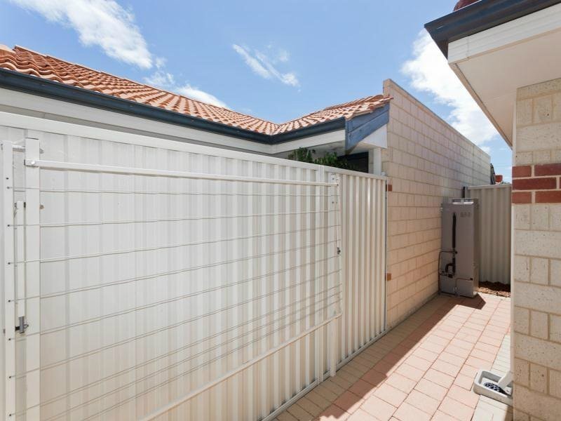 8 Love Street, Cloverdale WA 6105