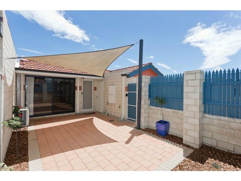 8 Love Street, Cloverdale WA 6105