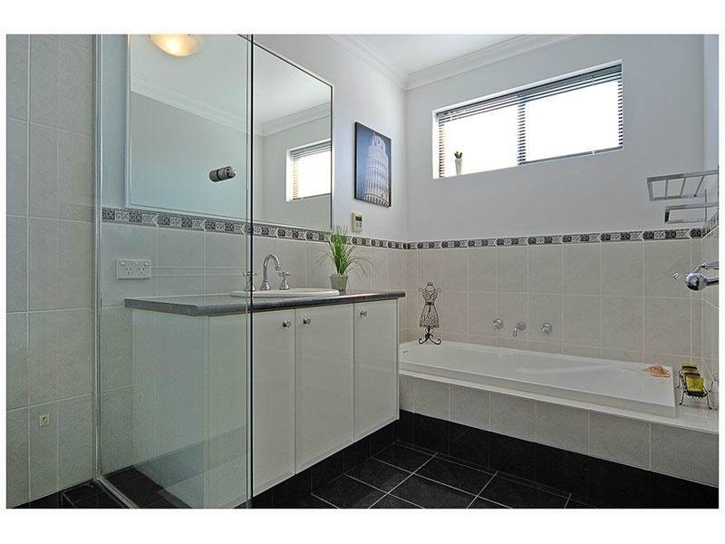 10 Matera Way, Stirling WA 6021